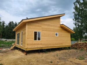 БАНЯ ИЗ БРУСА 6×9 «Б54» (95 кв.м., 2 этажа, 6 на 9, с большой террасой, панорамными окнами и санузлом)